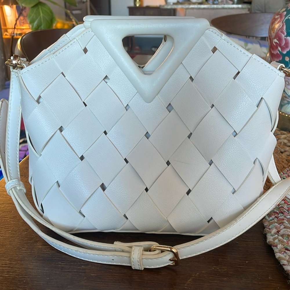 LIKE NEW Bottega Look-Alike Bag by Urban Expressions